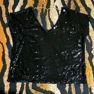 Luxurious Black Sequim top with Detacjable Gold Backchain